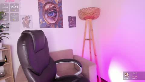 Snapshot of naomisaenz_ chatting on 06.20.26 N A O M I online show from 06.20.26
