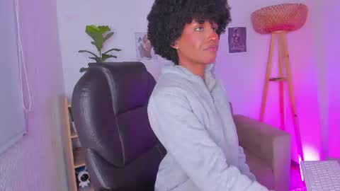Snapshot of naomisaenz_ chatting on 06.30.26 N A O M I online show from 06.30.26