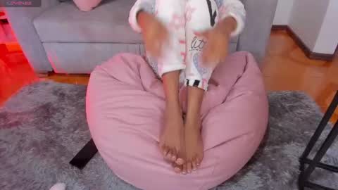 Snapshot of naomisaenz_ chatting on 07.17.26 N A O M I online show from 07.17.26