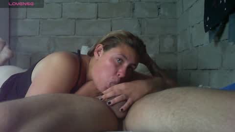 Snapshot of naomisimon chatting on 01.17.25 bellas2012 online show from 01.17.25