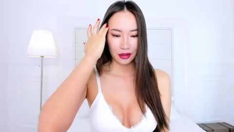 Naomi online show from 06.19.26