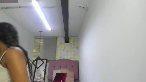 Snapshot of naomy__smith__ chatting on 03.01.25 N A O M Y online show from 03.01.25