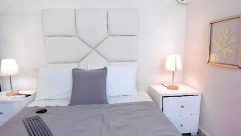 naomycambels online show from 06.09.26