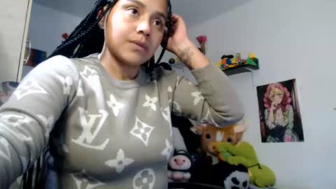 naomylux1 online show from 06.12.26