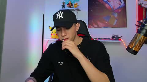 Snapshot of naranjo_seb chatting on 01.23.25 sebastian online show from 01.23.25