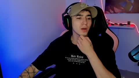 Snapshot of naranjo_seb chatting on 02.25.25 sebastian online show from 02.25.25