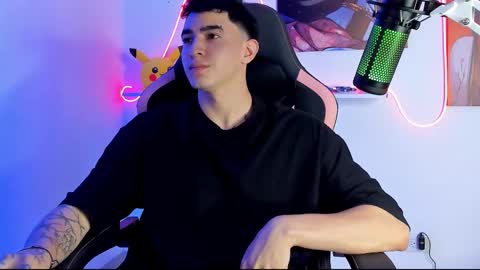 Snapshot of naranjo_seb chatting on 03.08.25 sebastian online show from 03.08.25