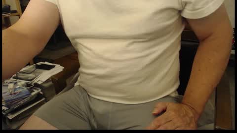 Snapshot of nassauliman chatting on 11.17.25 nassauliman online show from 11.17.25