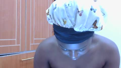 Snapshot of nasty_bee01 chatting on 05.19.26 Bumble Bee online show from 05.19.26