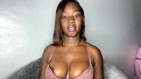 Snapshot of nasty_eboniey chatting on 05.25.26 Tessy online show from 05.25.26