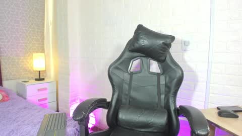 Natalia Kiss online show from 04.24.26