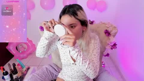 Snapshot of nataliahenao_69 chatting on 11.11.25 Nataliua Henao online show from 11.11.25