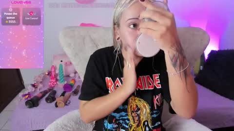 Snapshot of nataliahenao_69 chatting on 12.19.25 Nataliua Henao online show from 12.19.25