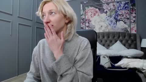 Snapshot of natalie_bitton chatting on 12.03.24 Natalie online show from 12.03.24