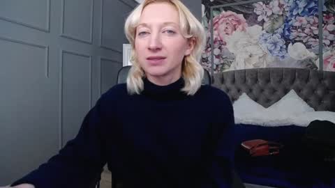 Snapshot of natalie_bitton chatting on 12.20.24 Natalie online show from 12.20.24