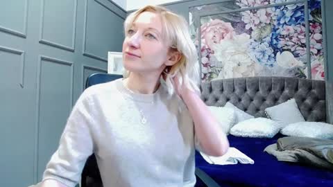 Snapshot of natalie_bitton chatting on 01.02.25 Natalie online show from 01.02.25