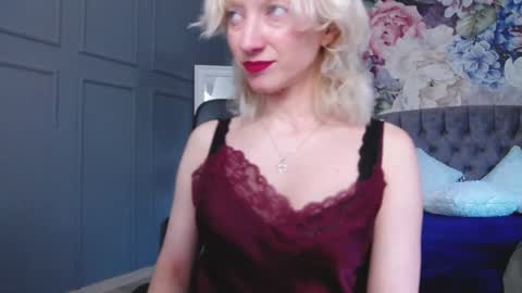 Snapshot of natalie_bitton chatting on 01.18.25 Natalie online show from 01.18.25