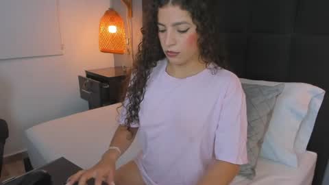 Snapshot of natalie_esmith chatting on 05.12.26 N A T A L I E online show from 05.12.26