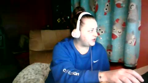 Snapshot of nataliedays chatting on 01.12.25 Natalie online show from 01.12.25