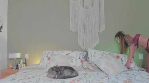 Snapshot of nataly_05 chatting on 09.29.25 anatalybee online show from 09.29.25