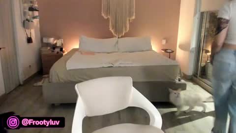 anatalybee online show from 06.14.26