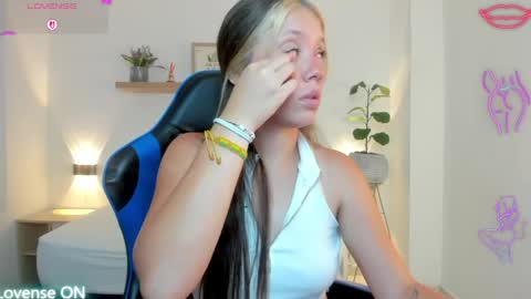 Snapshot of nataly_rodri chatting on 05.09.26 Nataly online show from 05.09.26