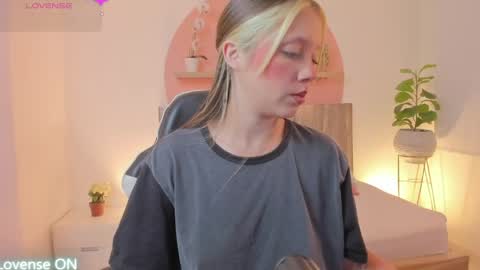 Snapshot of nataly_rodri chatting on 05.21.26 Nataly online show from 05.21.26