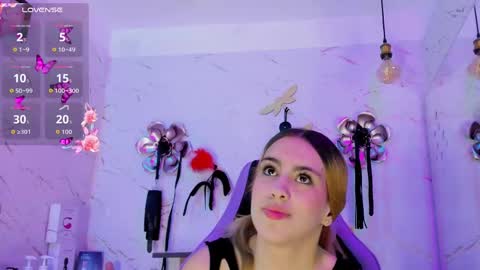 Snapshot of natasha_adams___ chatting on 04.25.26 NATASHA online show from 04.25.26