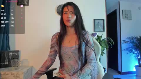 Snapshot of natashaanurak chatting on 09.11.25 Natasha Anurak online show from 09.11.25