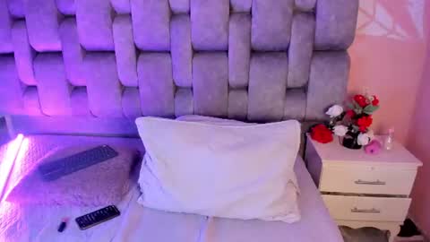 Natasha Sinclair online show from 07.27.26