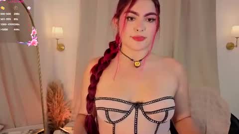 Snapshot of nathali_adans chatting on 06.12.26 Nathi online show from 06.12.26