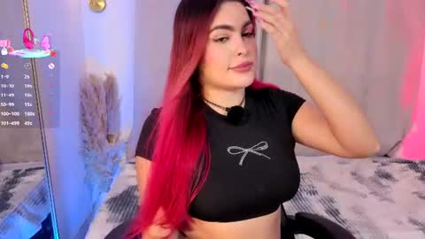 Snapshot of nathali_adans chatting on 07.25.26 Nathi online show from 07.25.26