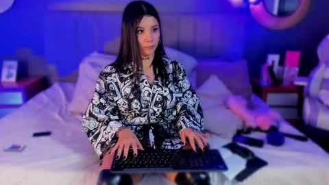 nathalia stone  online show from 03.26.26