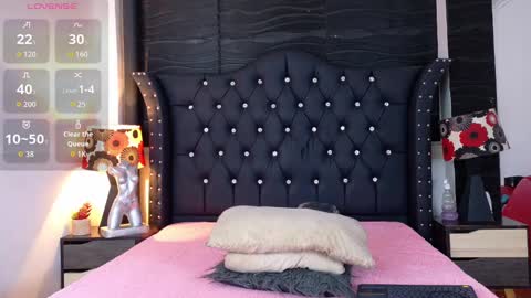 Snapshot of nathaliaz_ chatting on 10.01.25 nathaliaz online show from 10.01.25