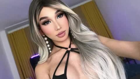 Snapshot of nathalie_hadid chatting on 12.04.24 please follow me guyss online show from 12.04.24