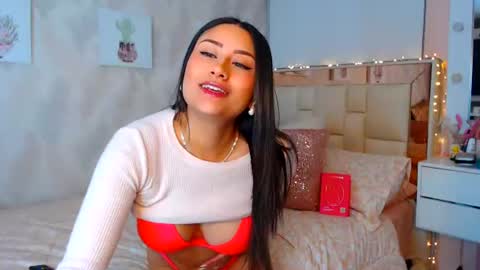 Snapshot of nathalierose_1 chatting on 07.12.26 Nathalie Rose online show from 07.12.26