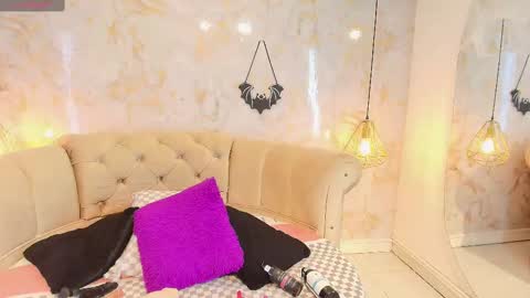 Snapshot of nathamiller chatting on 10.04.25 Natha online show from 10.04.25