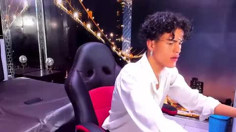 nathan_carson1 online show from 12.05.24