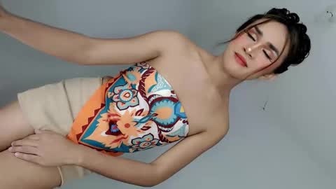 Nathalie smith online show from 06.04.26