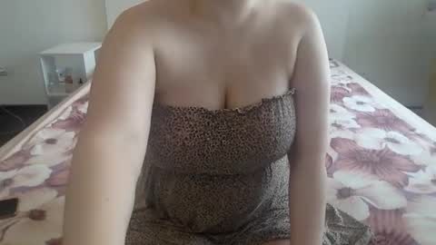 Snapshot of natural_beauty201 chatting on 05.10.26 Penelopa369 online show from 05.10.26