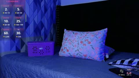 Gwen  online show from 11.10.25