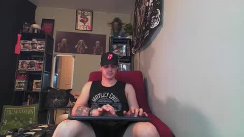 Snapshot of naturesbest951 chatting on 04.27.26 NATURESBEST online show from 04.27.26