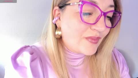 Snapshot of naty__mature_ chatting on 05.05.26 Nataly online show from 05.05.26