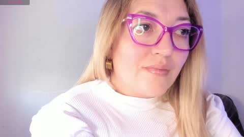Snapshot of naty__mature_ chatting on 05.13.26 Nataly online show from 05.13.26