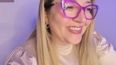 Snapshot of naty__mature_ chatting on 05.17.26 Nataly online show from 05.17.26