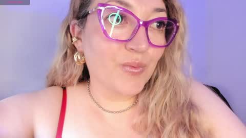Snapshot of naty__mature_ chatting on 05.27.26 Nataly online show from 05.27.26