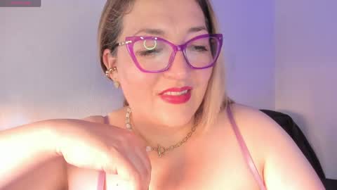 Snapshot of naty__mature_ chatting on 05.29.26 Nataly online show from 05.29.26