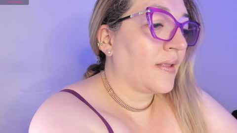 Snapshot of naty__mature_ chatting on 05.30.26 Nataly online show from 05.30.26