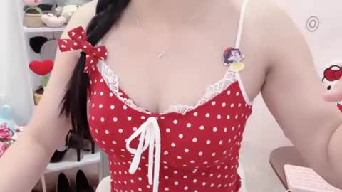 Snapshot of natycutiegirl chatting on 07.18.26 Kiki online show from 07.18.26