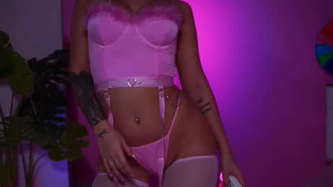 Snapshot of natydesiree chatting on 02.13.25 Naty online show from 02.13.25